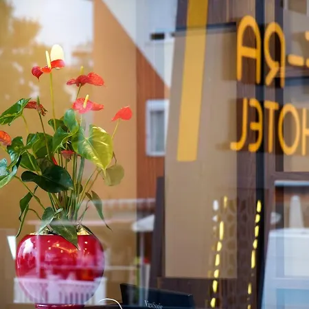 Af-ra Hotell 2*